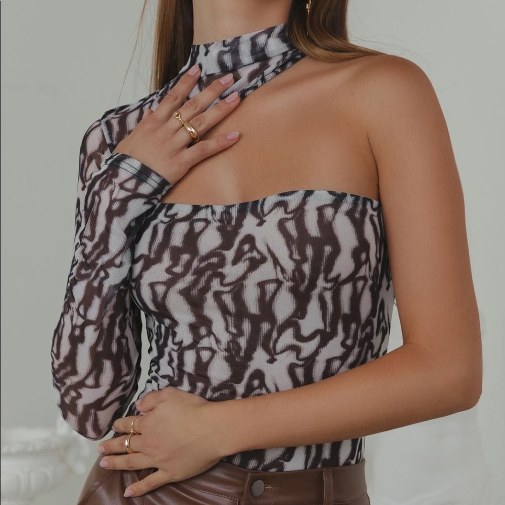 NWOT MISSLOLA CITY CHIC BODYSUIT